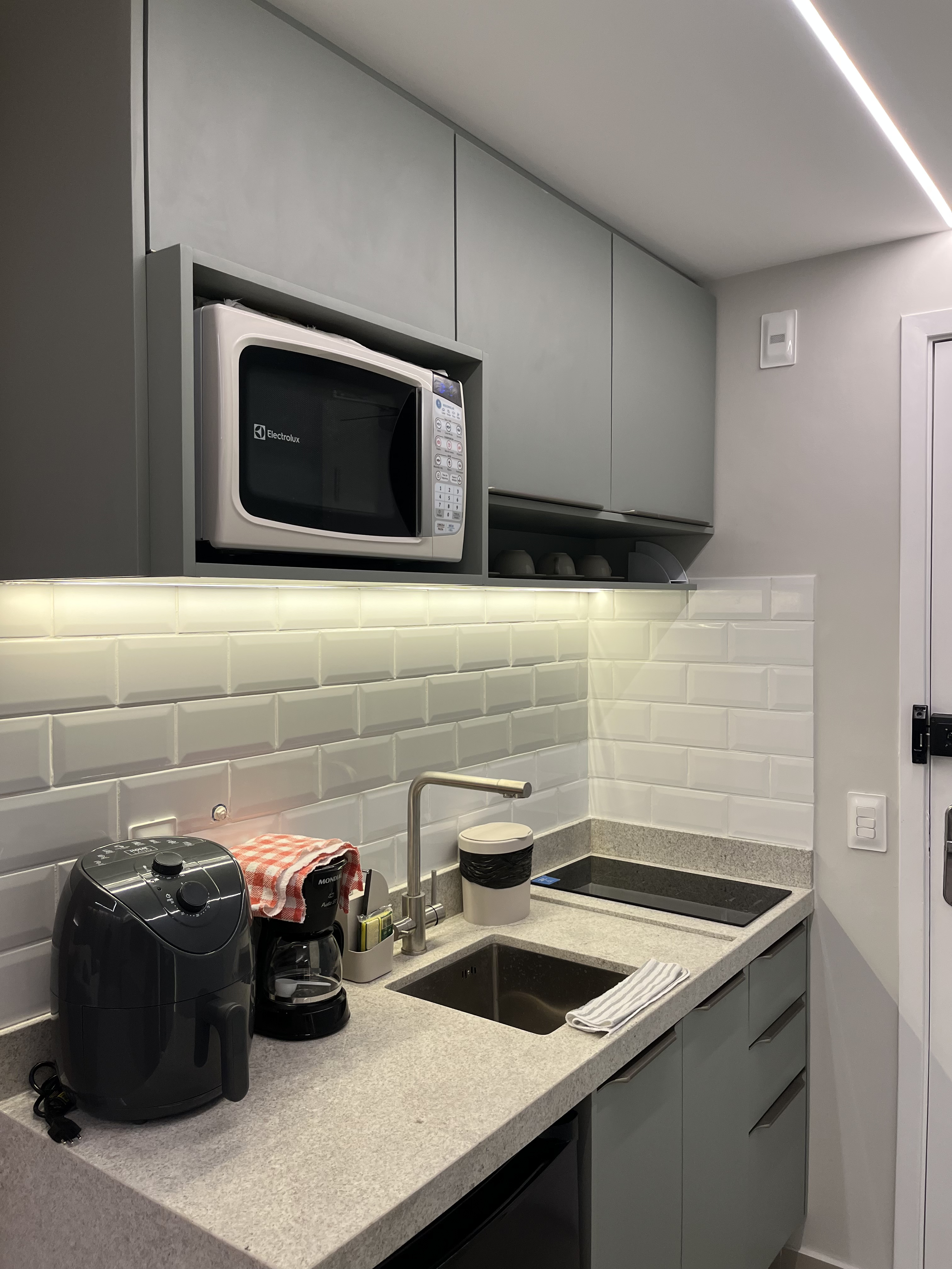 Fully equipped modern kitchen